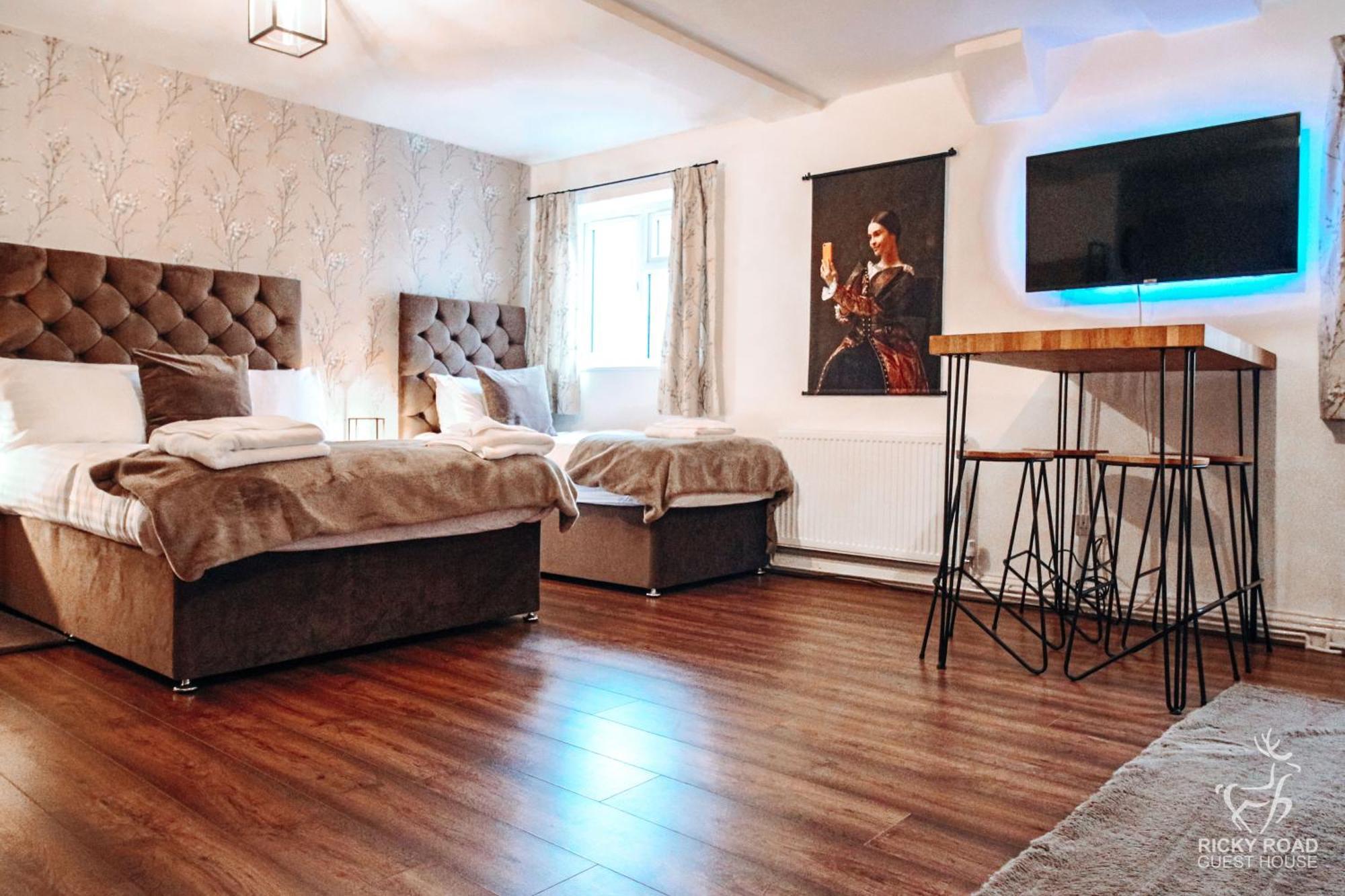 Ricky Road Guest House - Premium Уотфорд Экстерьер фото