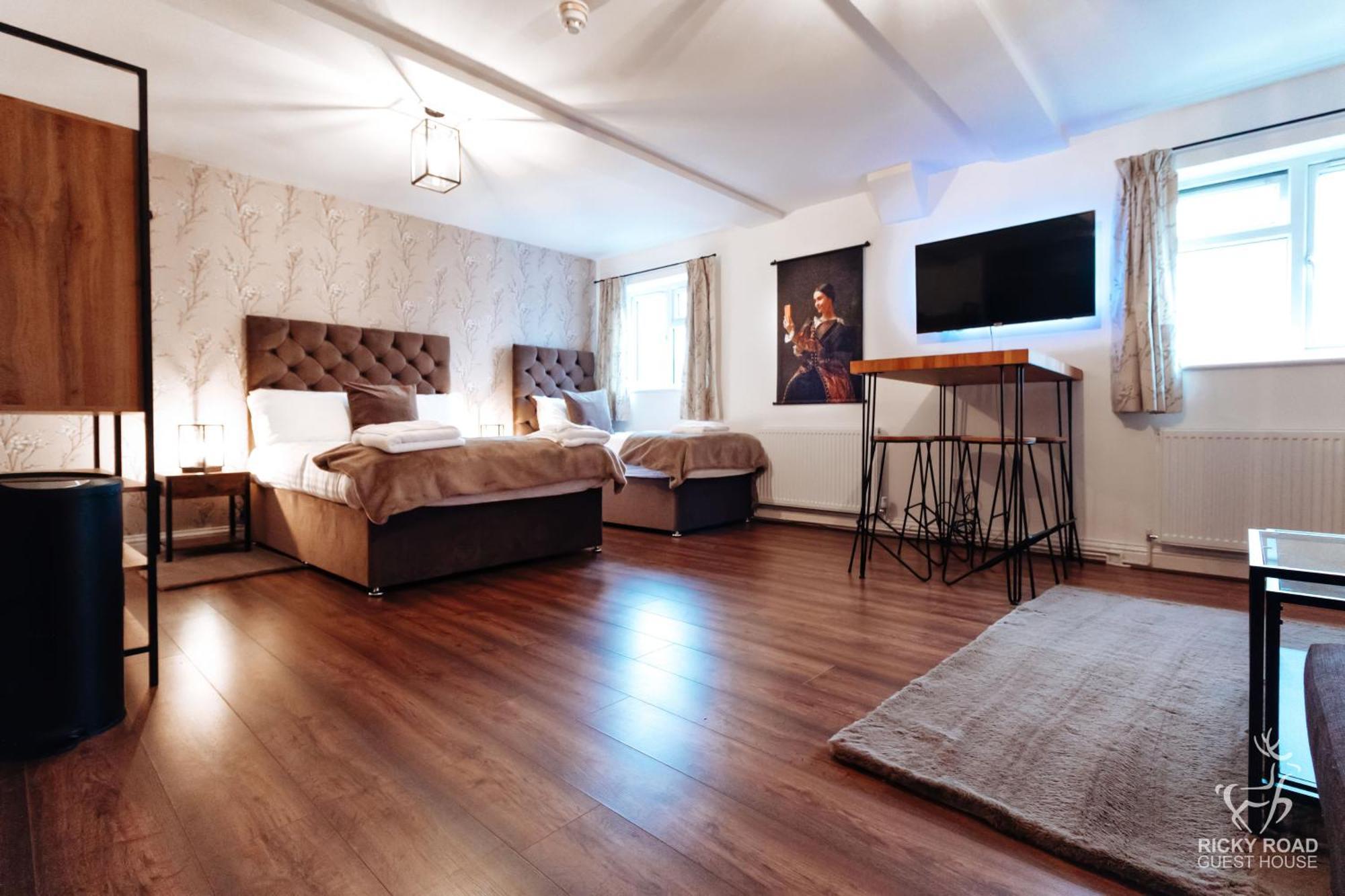 Ricky Road Guest House - Premium Уотфорд Экстерьер фото