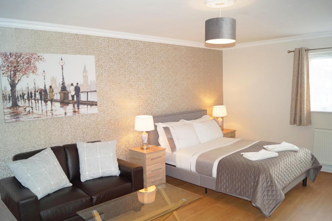 Ricky Road Guest House - Premium Уотфорд Экстерьер фото